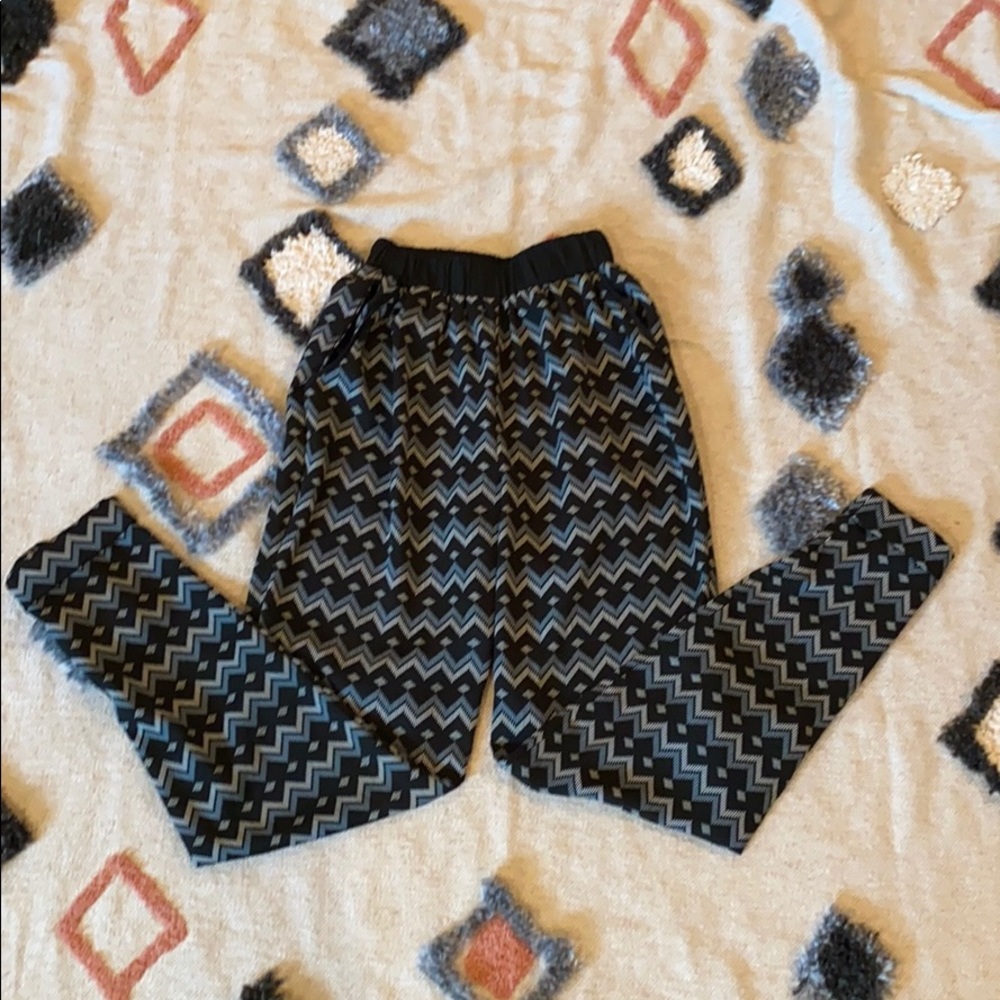 selling these parachute pants !